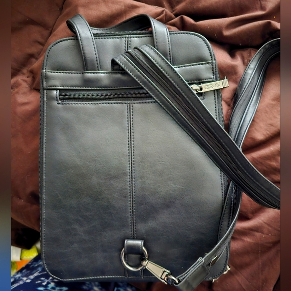 Knapsack Convertible to Backpack - Picture 2 of 5